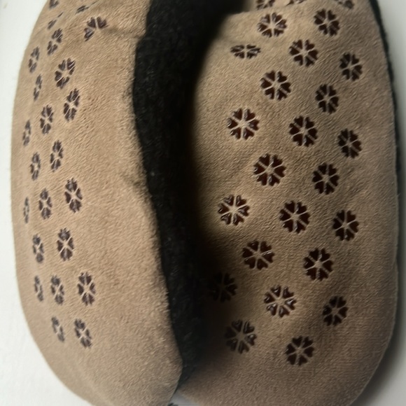 Mixit Black NWT Slipper Socks with Non Skid Bottoms - Picture 8 of 8